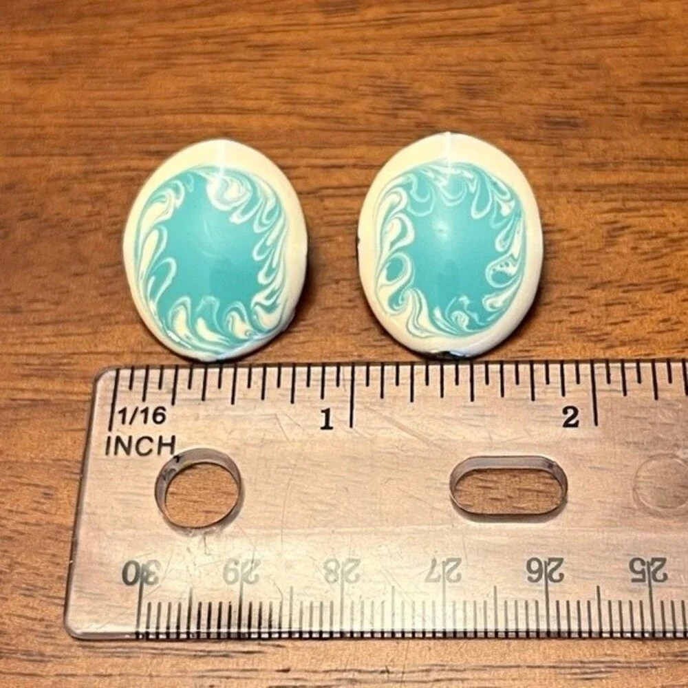 Vintage teal off